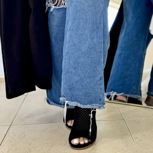 J. Adams Black Peep Toe Ankle Booties New in Box NIB size 10 - Picture 10 of 12